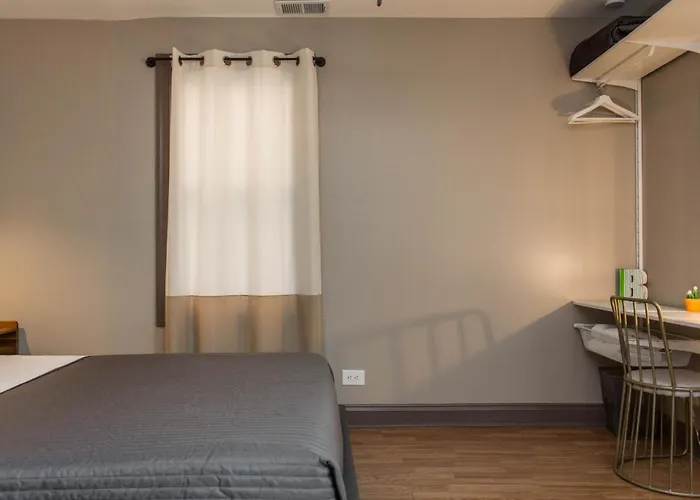 Deluxe Queen Room